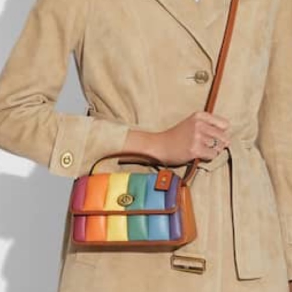 Coach Turnlock Clutch 20 with Rainbow Quilting - Picture 5 of 9